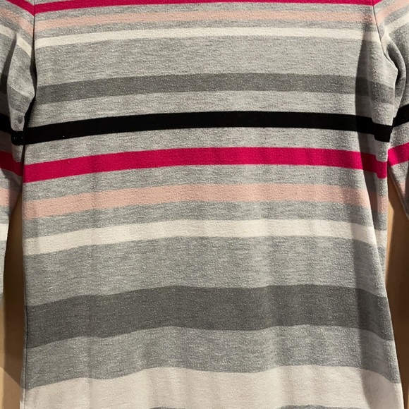 Liz Claiborne size small 3/4 sleeve shirt. - Picture 2 of 6